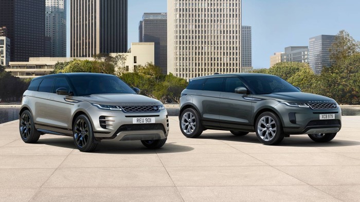 Новый Range Rover Evoque (слева) и предыдущая модель