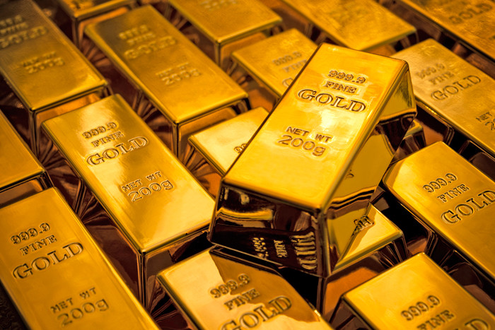 Золото значительно подорожало в этом году, и трейдеры на рынке драгоценных металлов ждут от ФРС направления движения. 