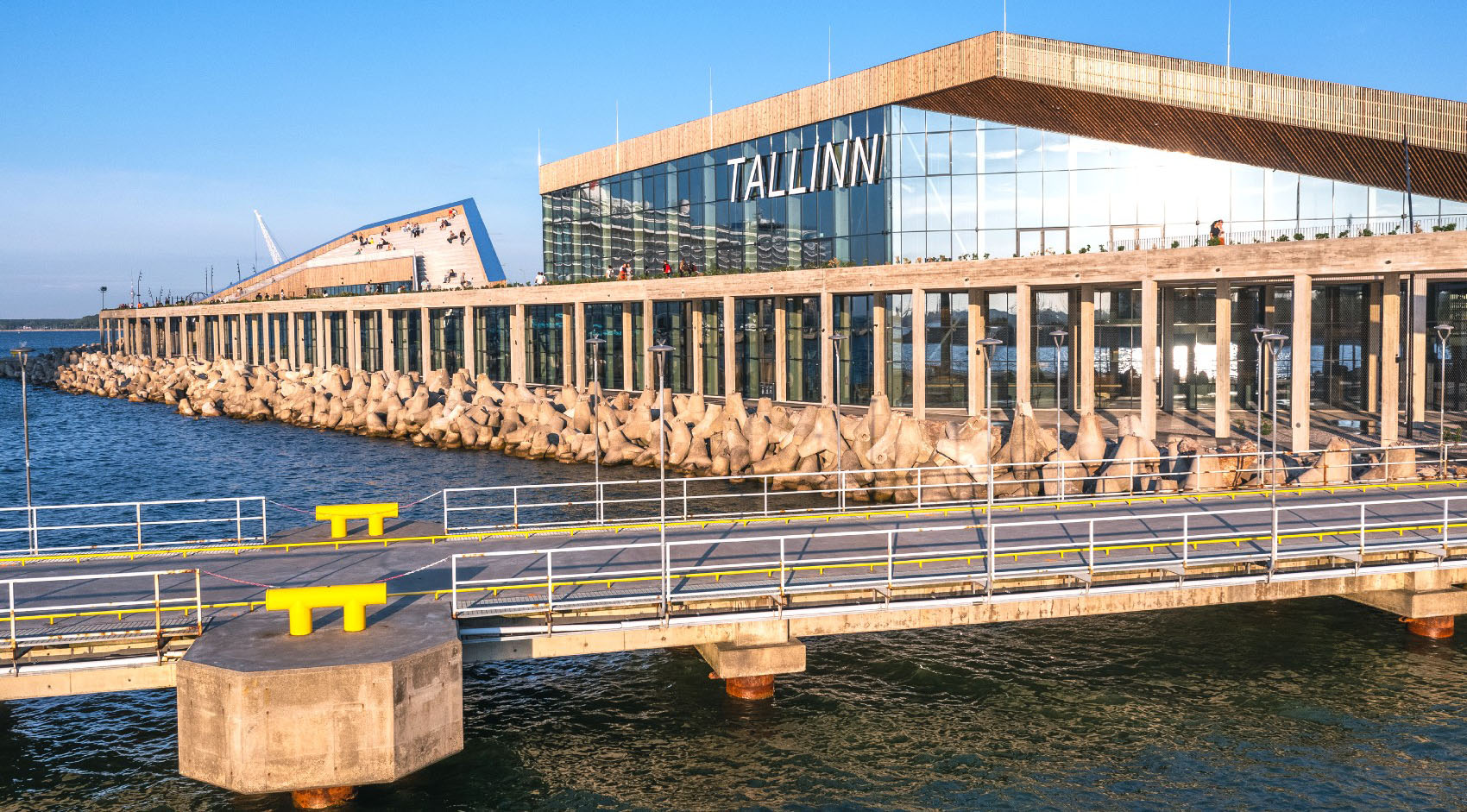 Круизный терминал Таллиннского порта — «Бетонное строение 2021 года»