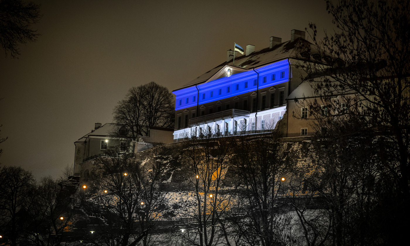 Дом Стенбока — в цвета эстонского триколора
