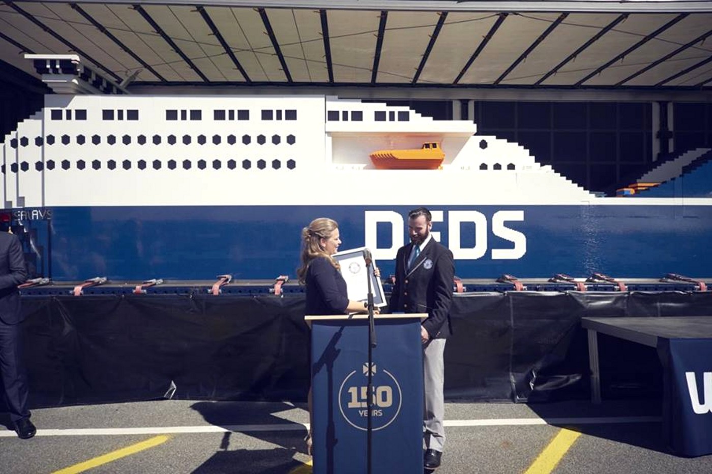 DFDS собрал самый большой в мире LEGO-корабль
