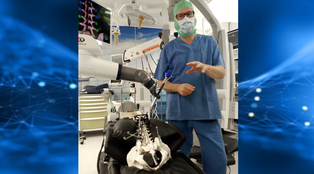 Новый уникальный робот установлен в центре хирургии позвоночника