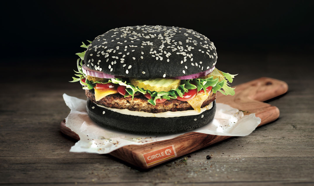 Новинка: черные гамбургеры от Circle K и Statoil