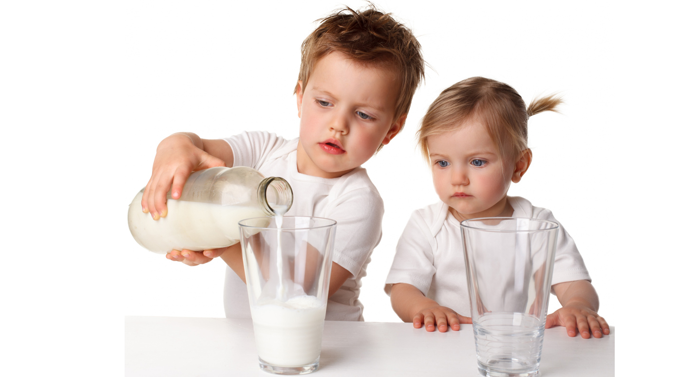 Исследование: 94% родителей считают молоко полезным для детского здоровья