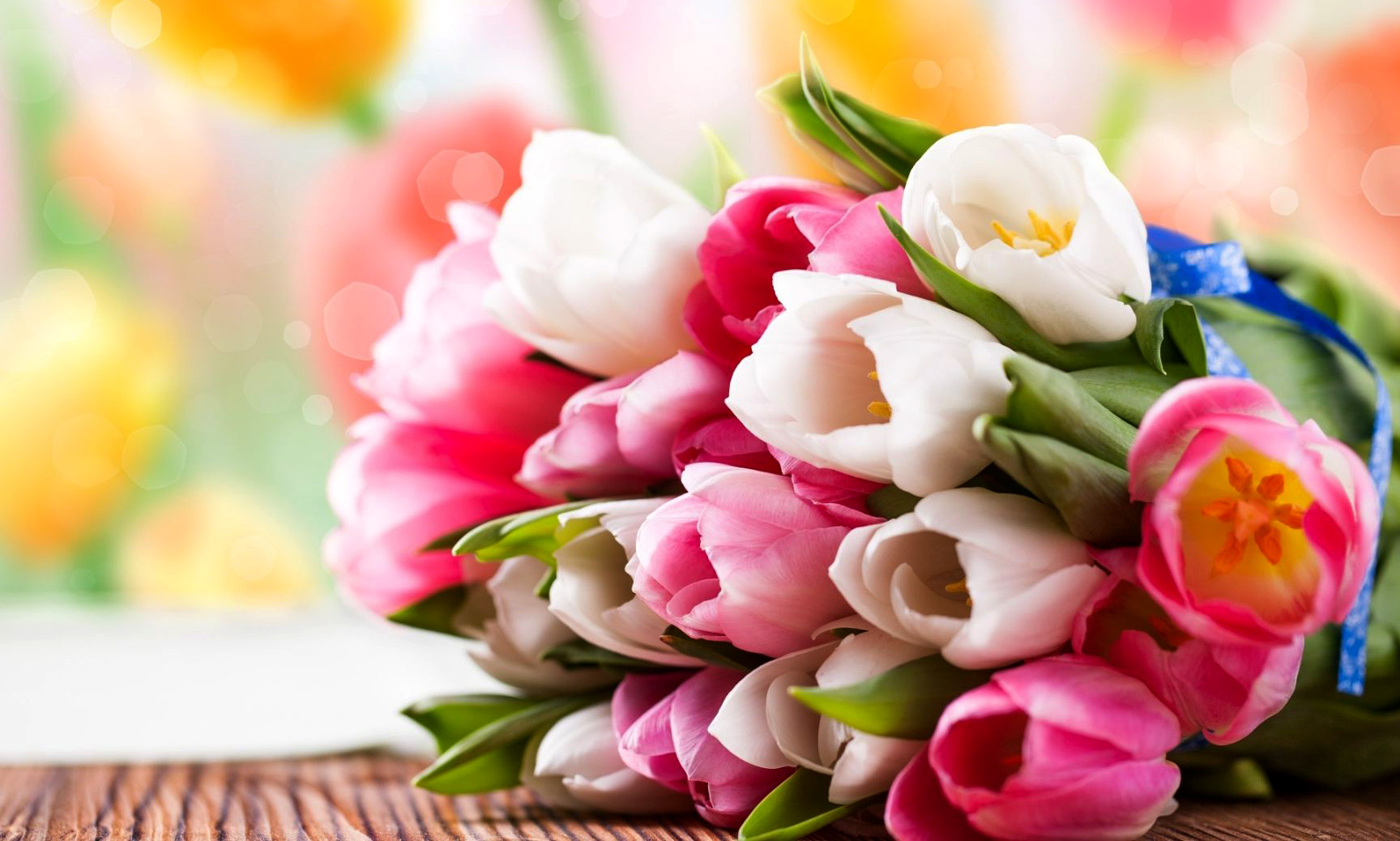 Maxima: каждая жительница Эстонии получит цветы из наших магазинов
